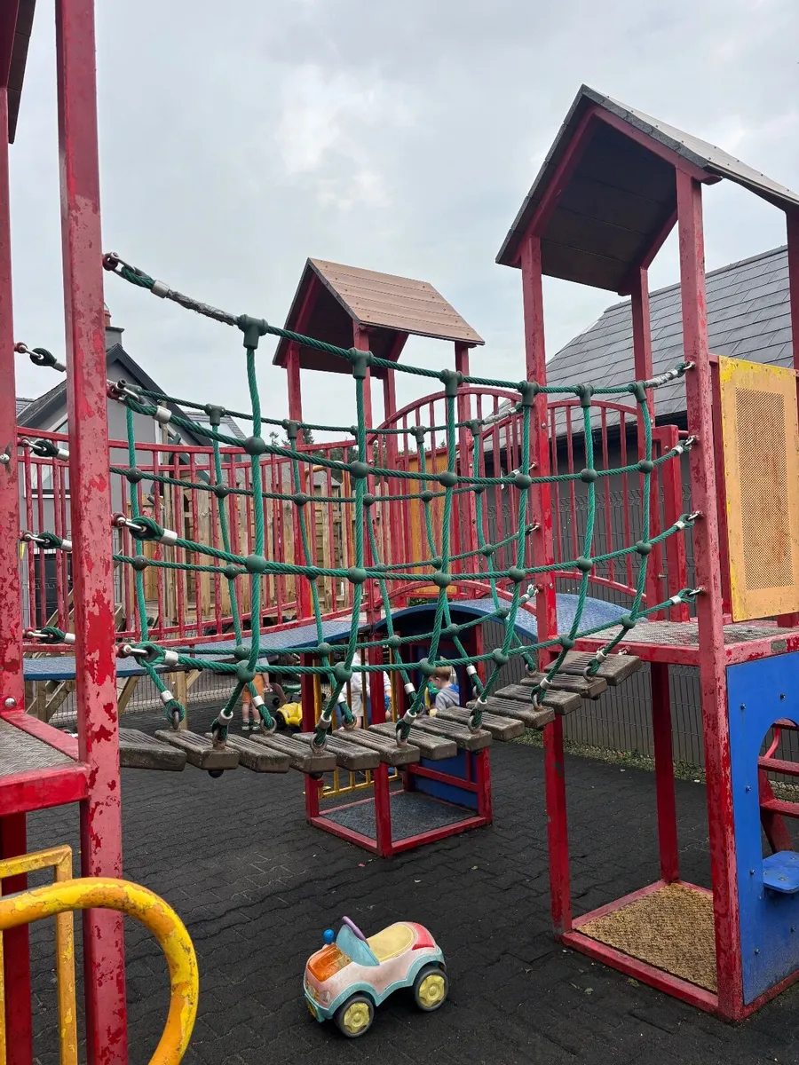 Climbing frame - Image 1