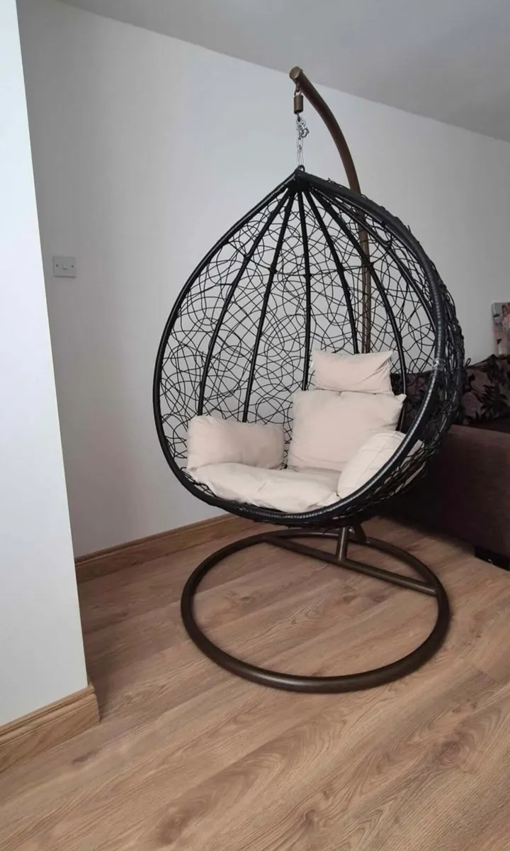 Egg chair
