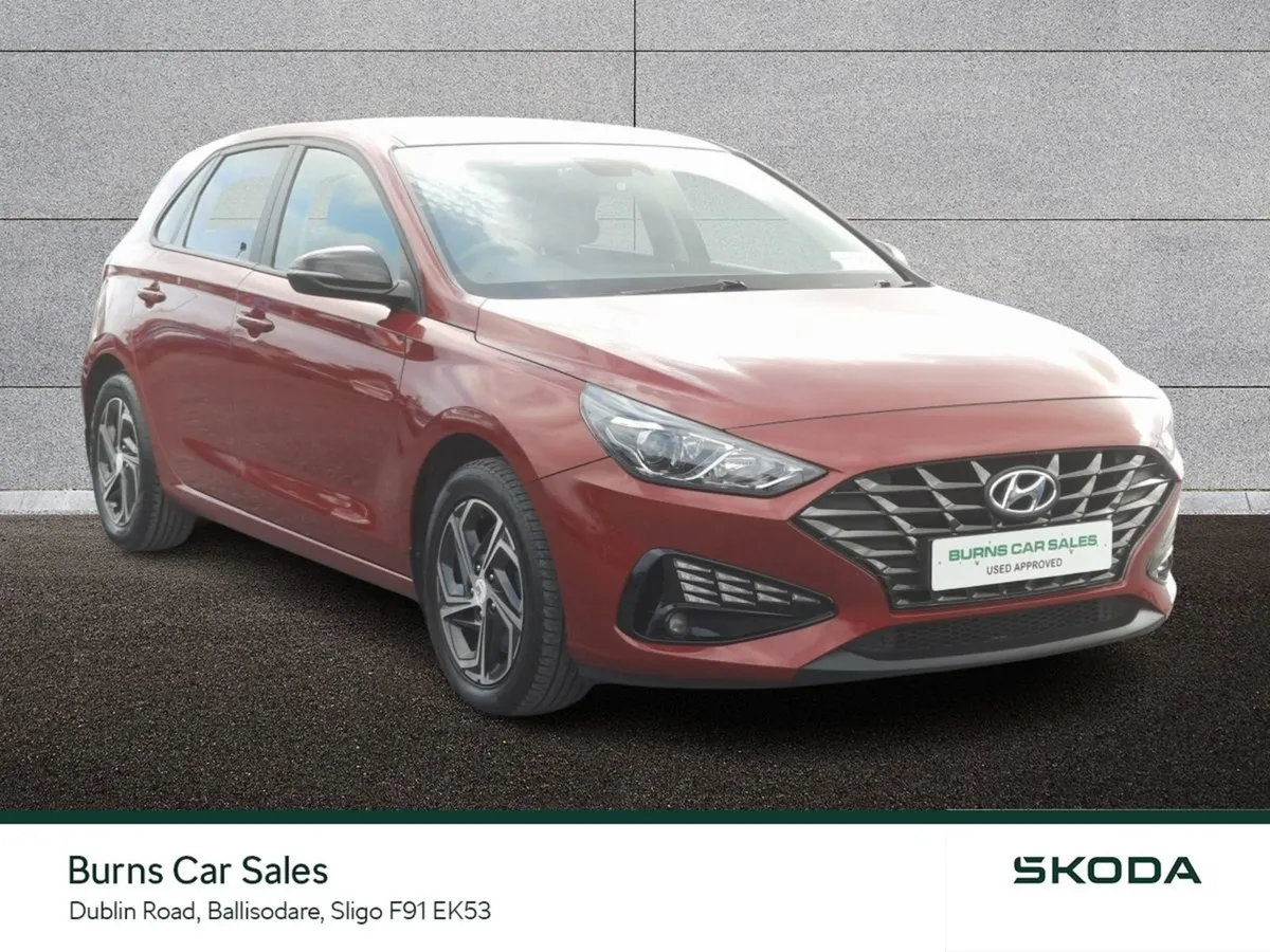 Hyundai i30 Diesel Deluxe - Image 1