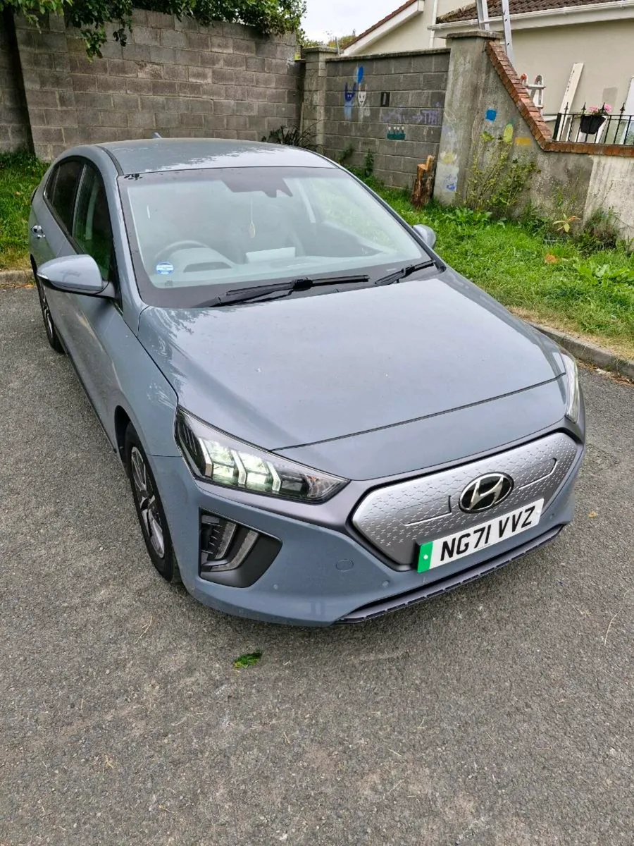 HYUNDAI IONIQ PREMIUM SE EV 134bhp 5 door grey - Image 1