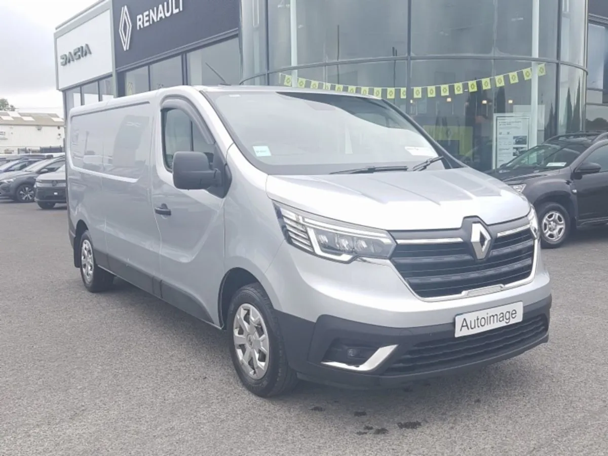 Renault Trafic 130 LWB EX VAT Price Displayed - Image 1