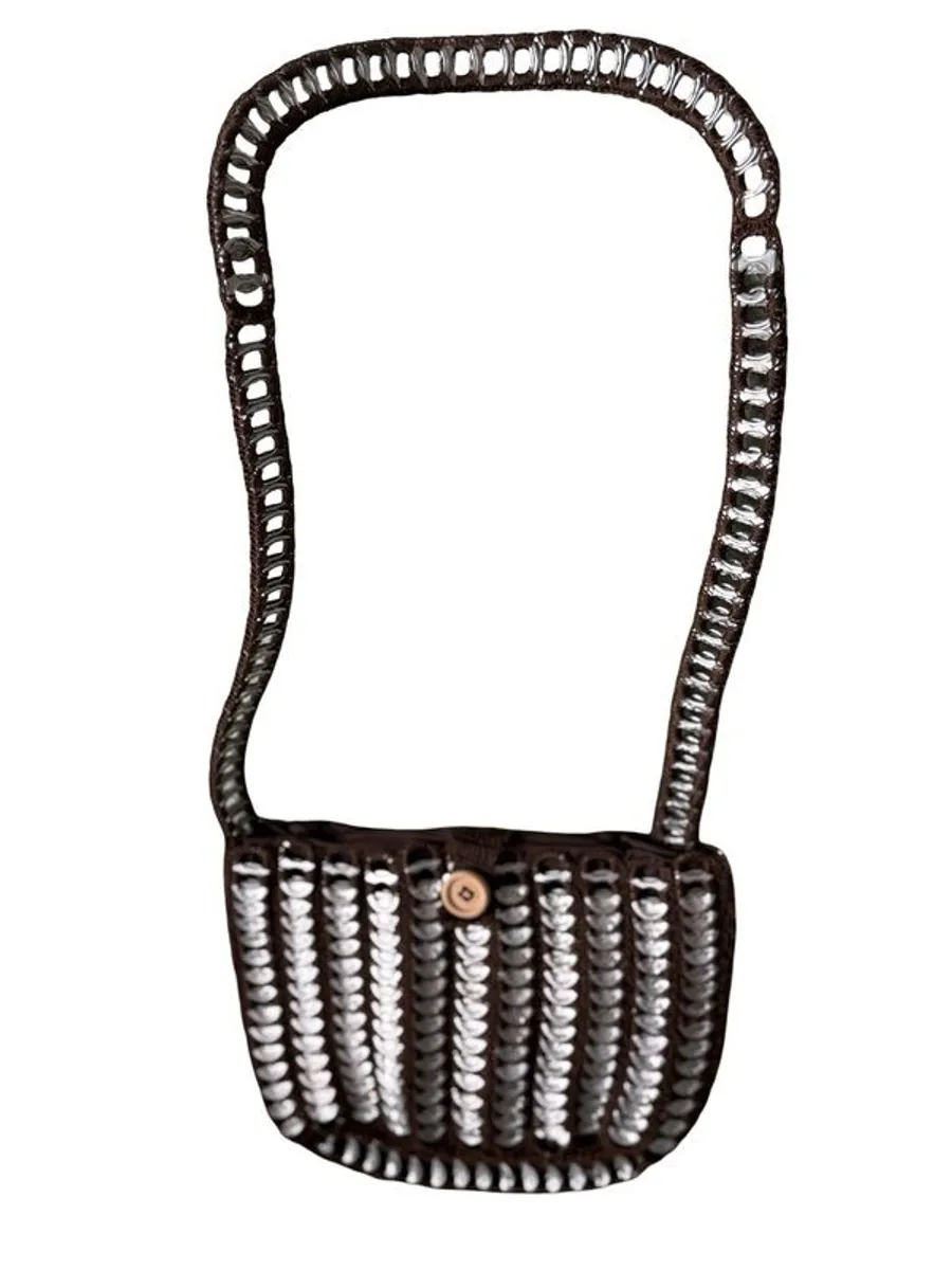 Handmade Crochet bag with recycled pieces. Magnetic clip with linein inside - Image 1