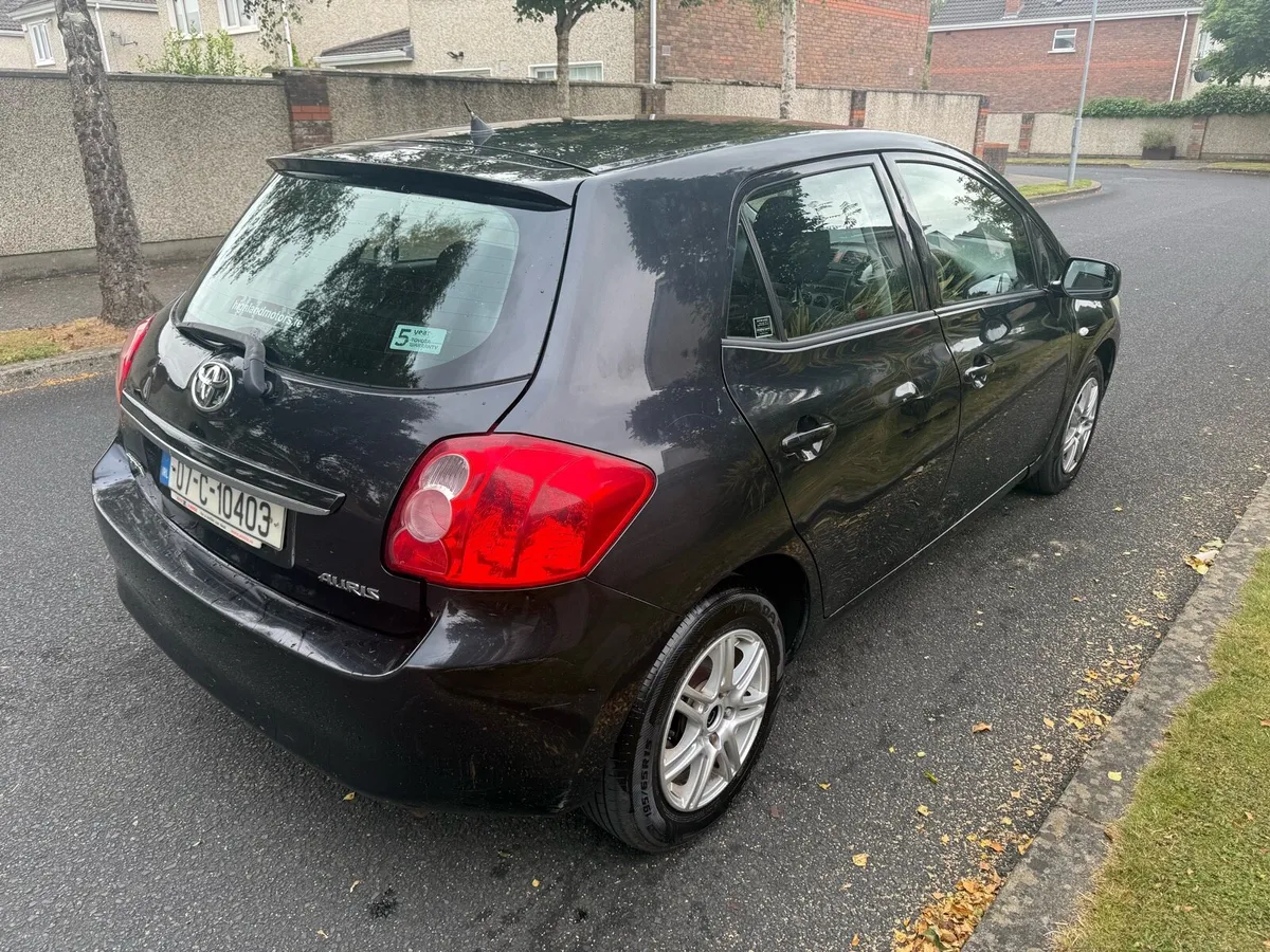 07 Toyota Auris - Image 3