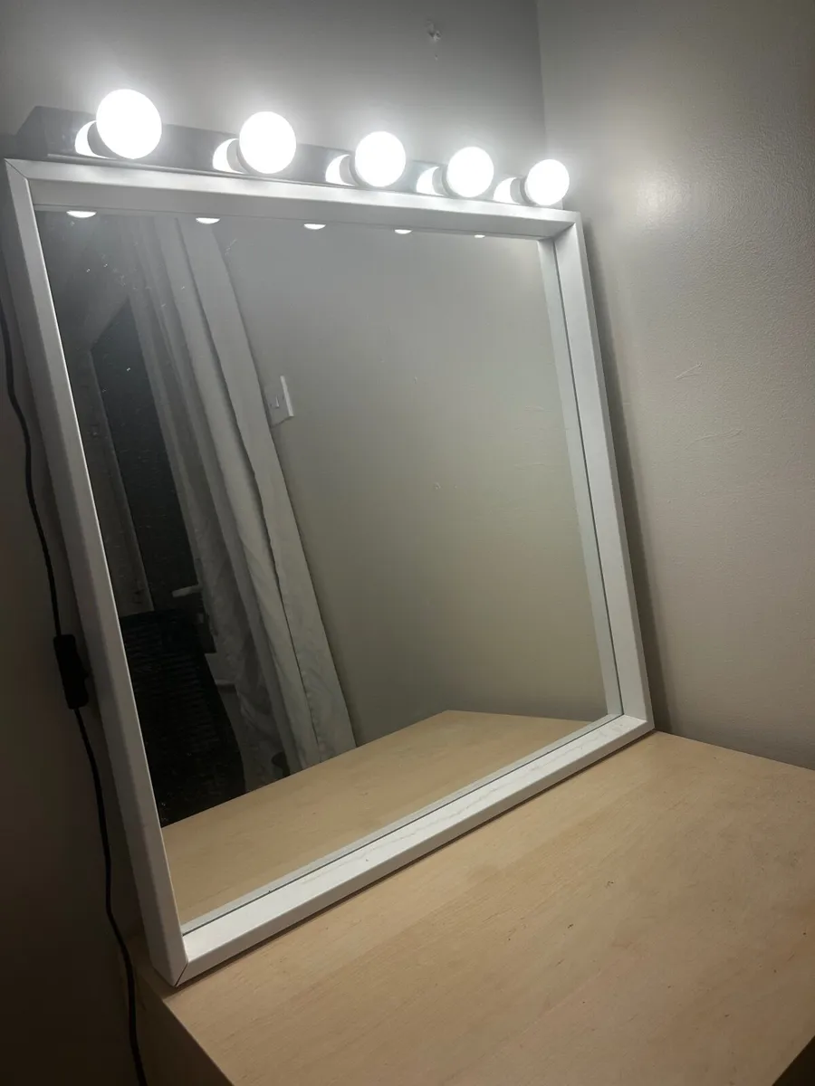Mirror & lights - Image 1