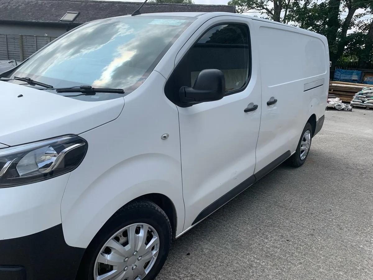 2018 Toyota Proace - Image 2