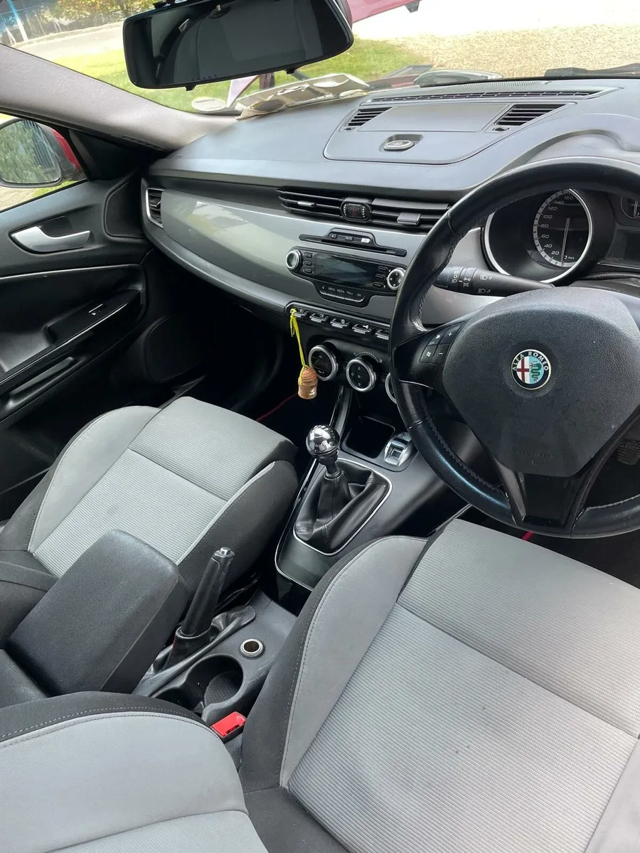 Car - Image 3
