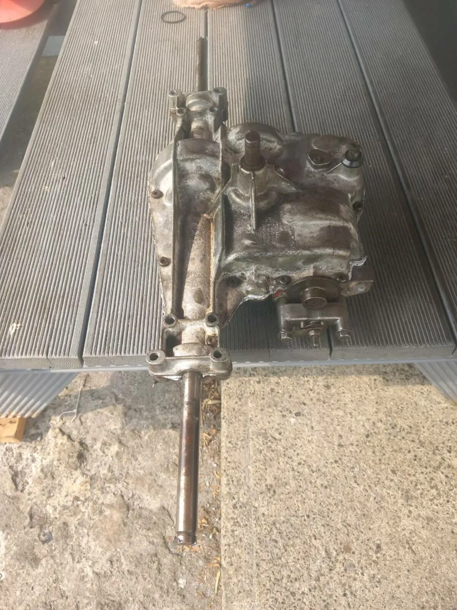Spicer Dana 5 speed manual gearbox for sale - Image 3