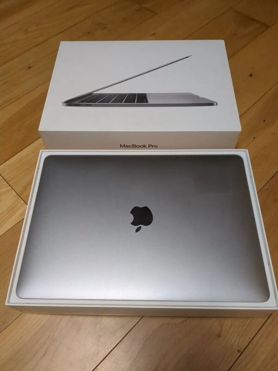 13" macbook pro 2017 - new battery - Image 1