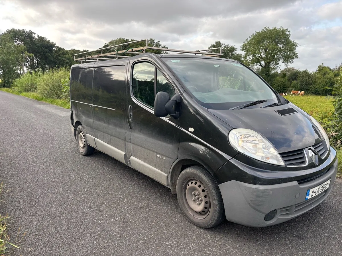 2011 Renault traffic long cvrt and taxed - Image 2