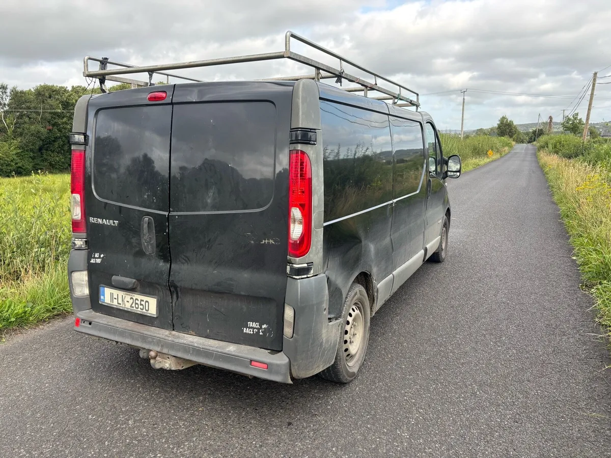 2011 Renault traffic long cvrt and taxed - Image 4