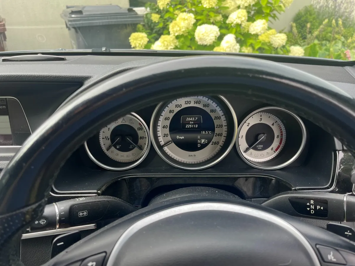 Mercedes-Benz E-Class 2014 - Image 2