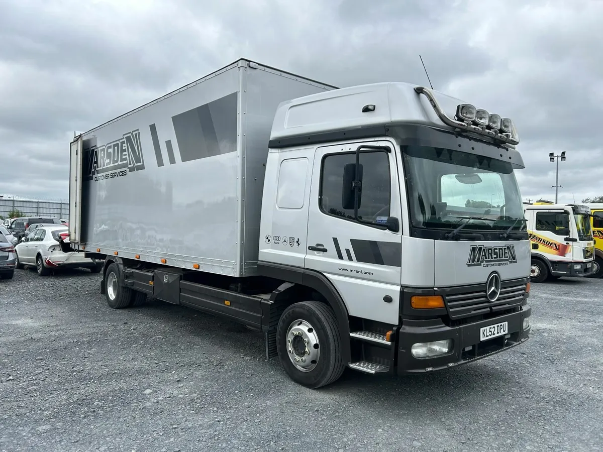 Mercedes-Benz Other 2002 - Image 2
