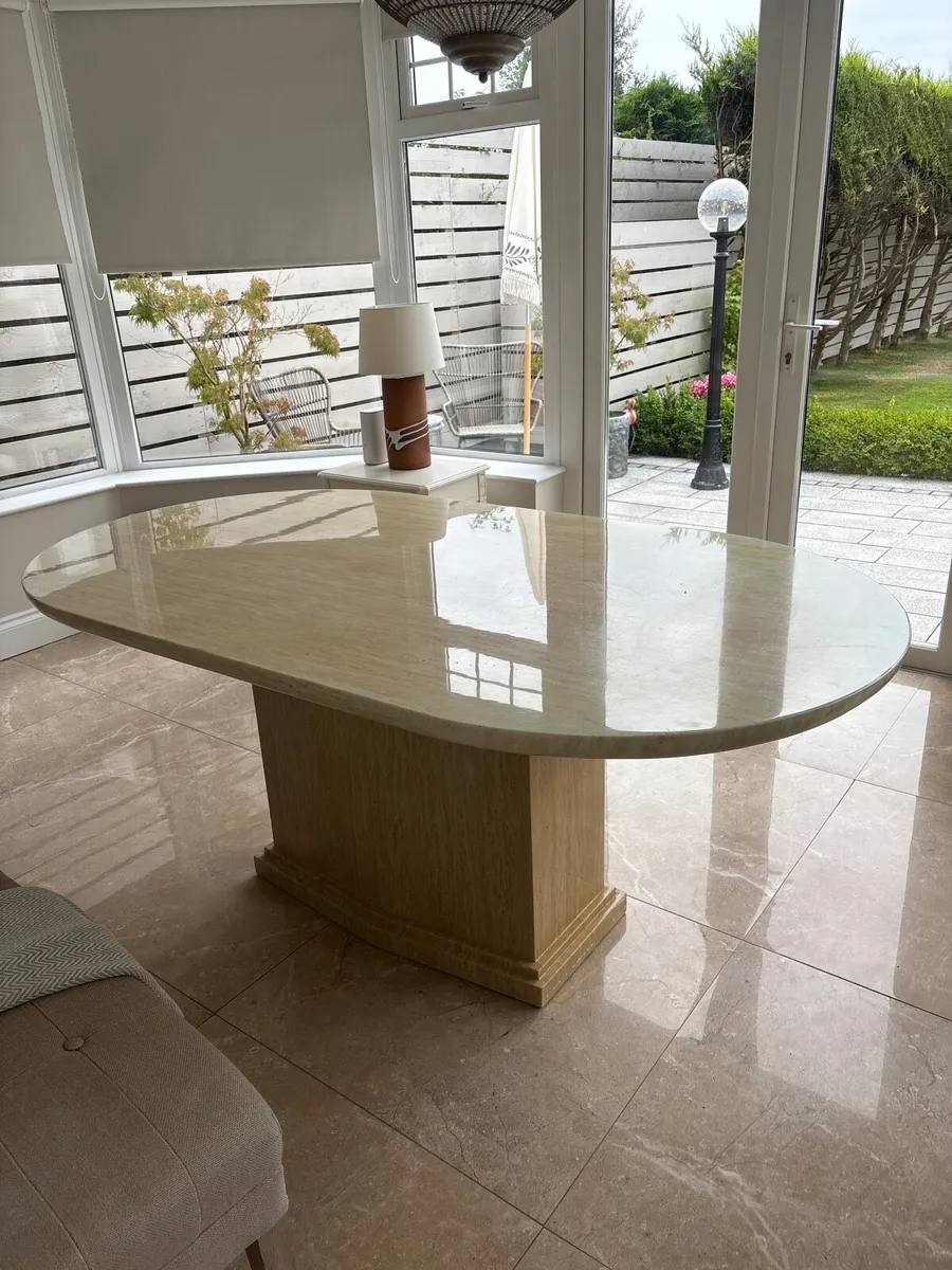 Dining table - Image 1