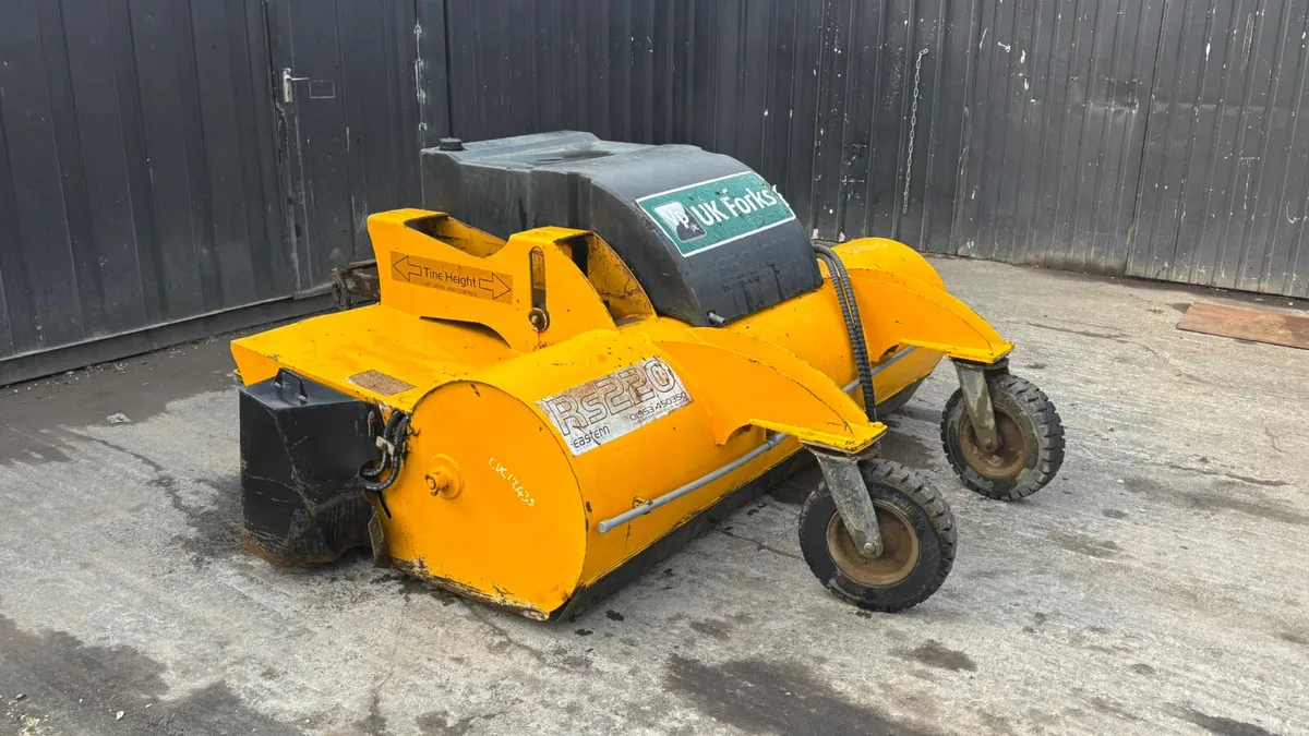 Eastern RS220 Hydraulic Sweeper Collector - Image 1