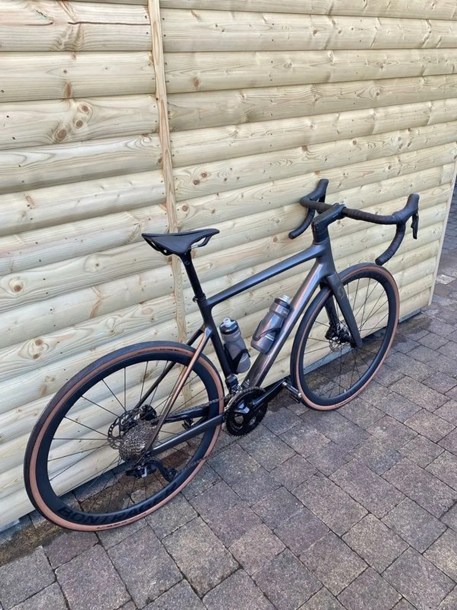 Scott Addict 20 Carbon Road Bike (Medium) - Image 3