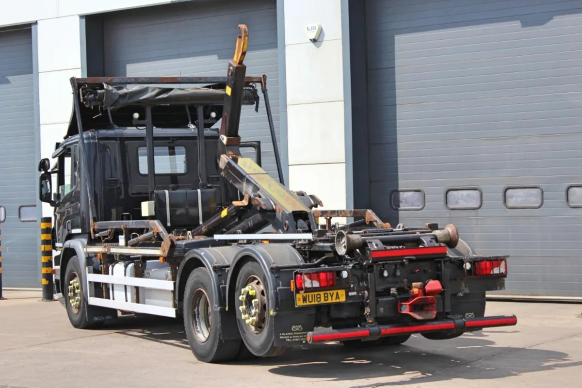 2018 SCANIA P410 6X2 HOOKLOADER DRAW-BAR SPEC, - Image 4