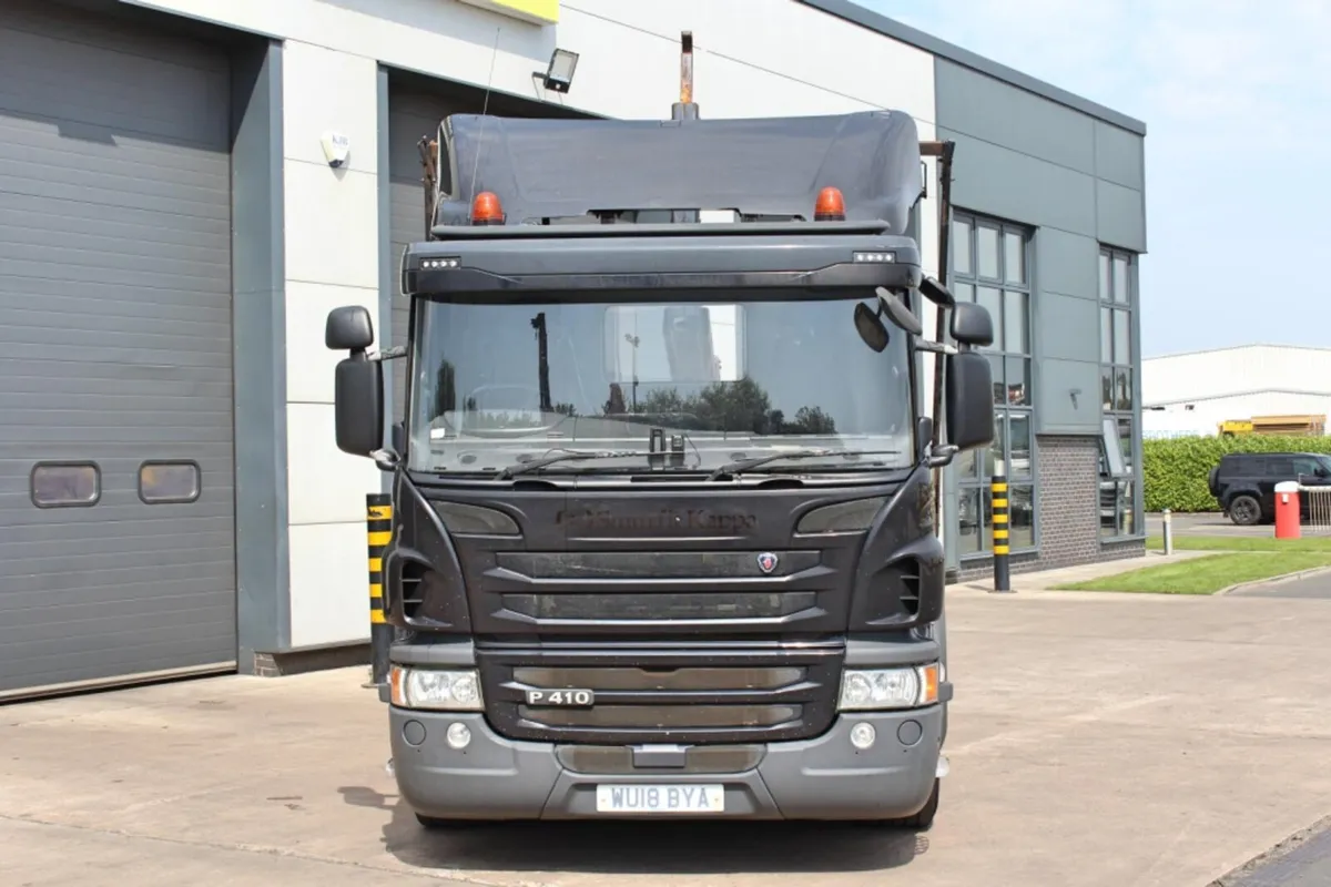 2018 SCANIA P410 6X2 HOOKLOADER DRAW-BAR SPEC, - Image 2