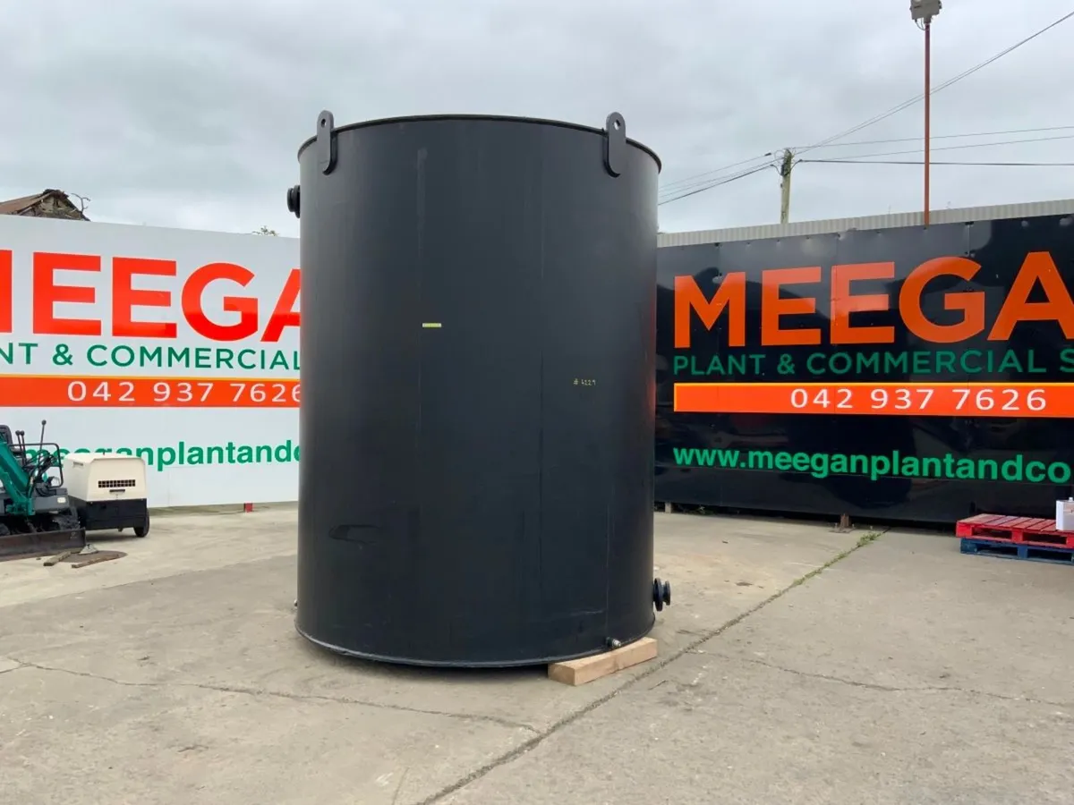 10,000lts PLASTIC WATER STORAGE TANK.....4229. - Image 1