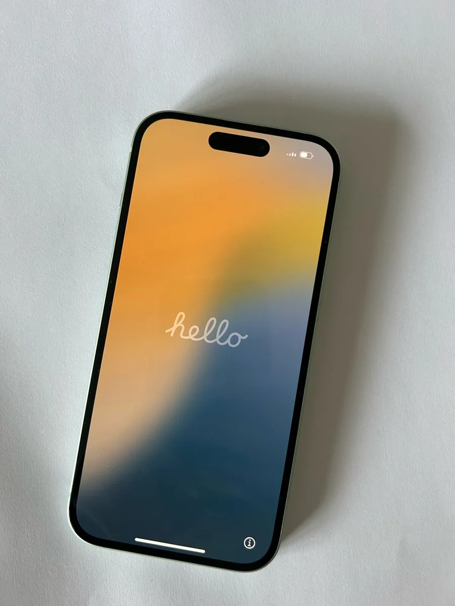 iPhone 15 - Image 2