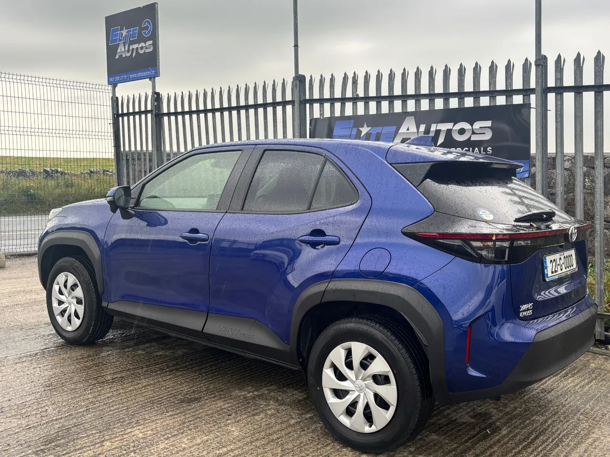 Toyota Yaris Cross Hybrid 2022 - Image 3