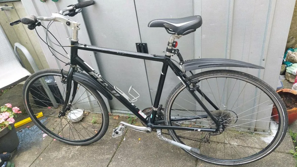 Fuji Absolute Road Bike - Image 2