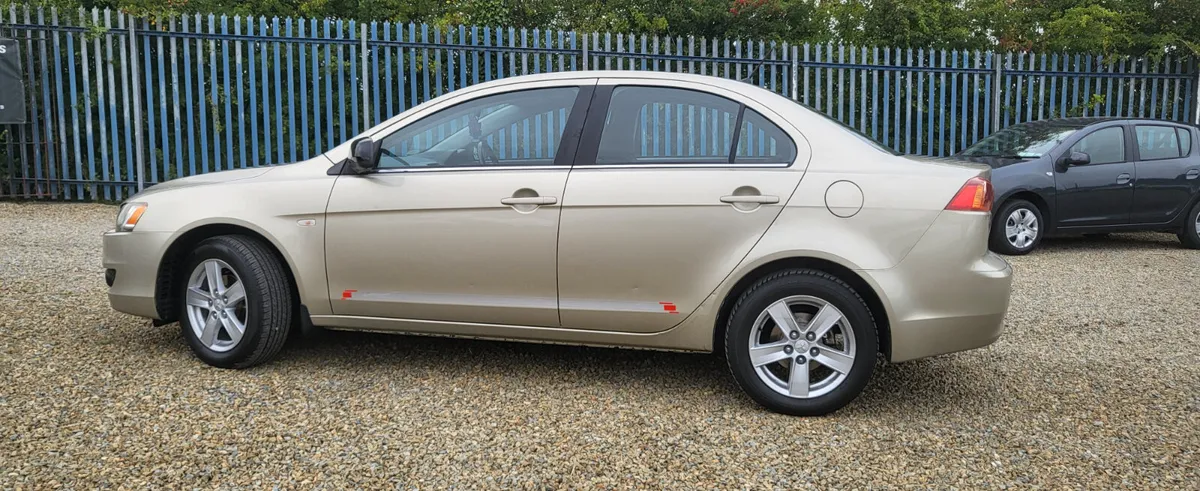 Mitsubishi Lancer 2010 - Image 4
