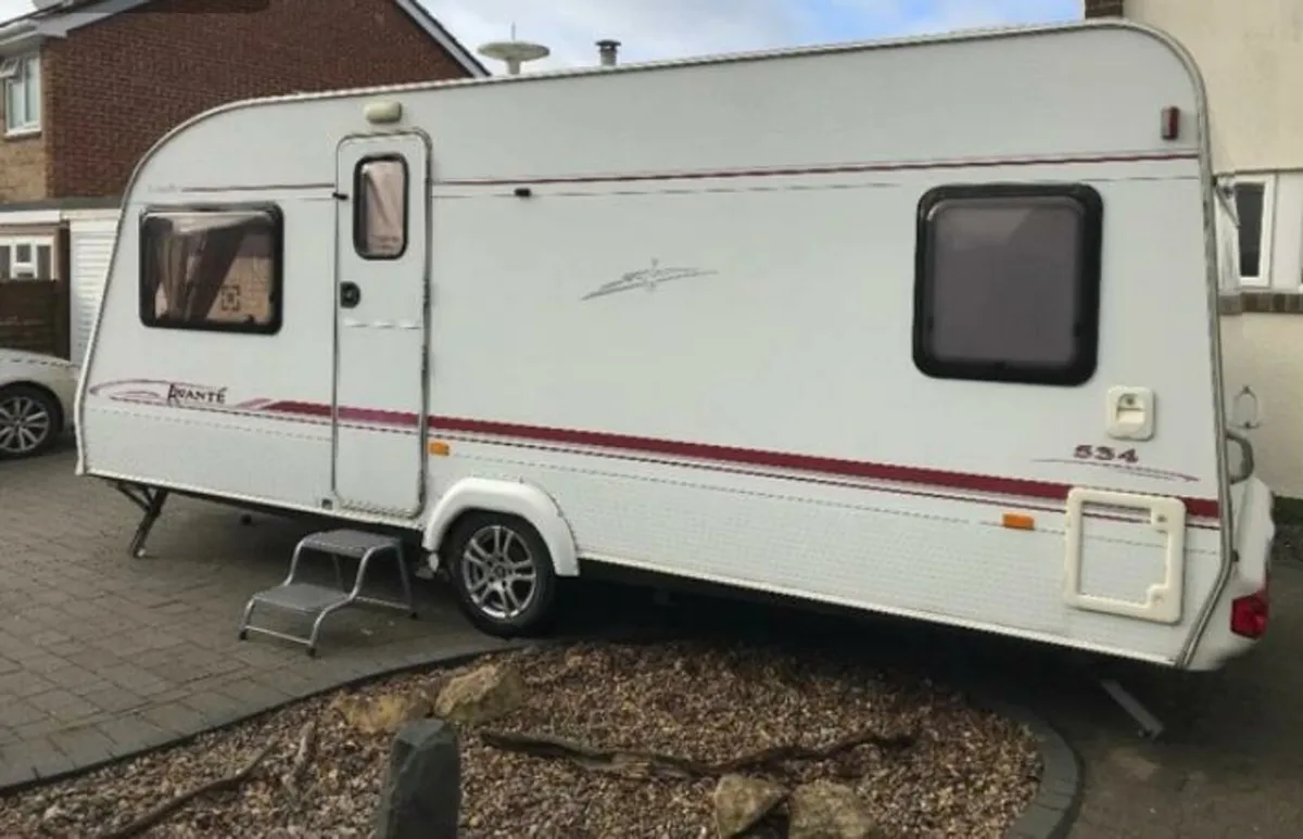 Elddis avante 534 fixed bed - Image 2