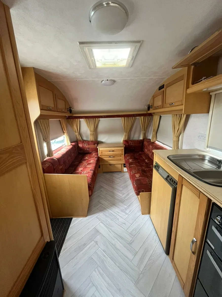 Elddis avante 534 fixed bed - Image 3