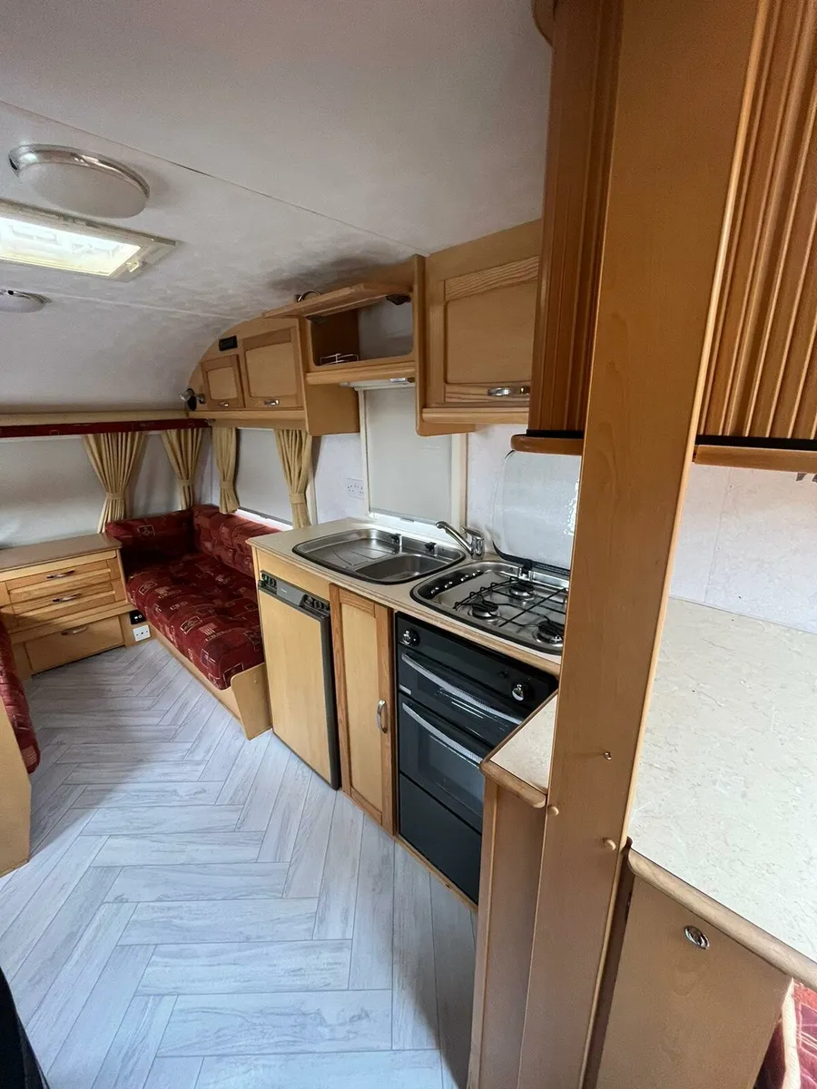 Elddis avante 534 fixed bed - Image 4