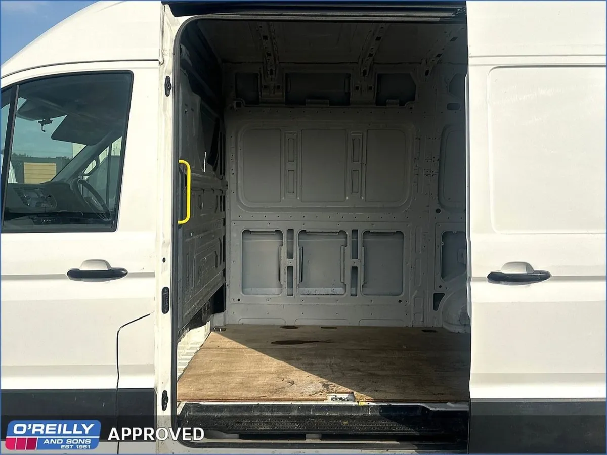 Volkswagen Crafter Crafter MWB HR 140BHP - Image 4