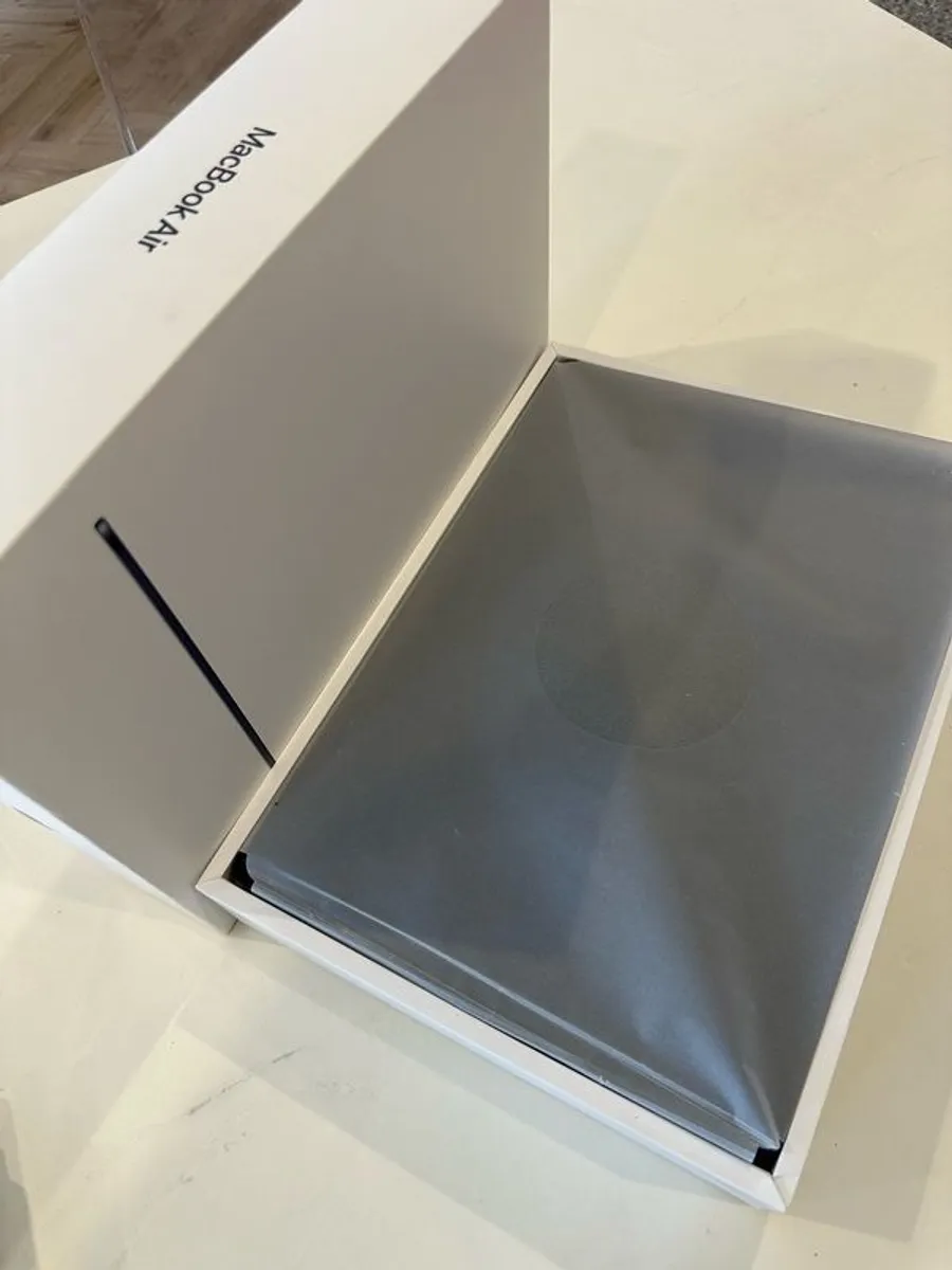 Mac book Air - Image 1