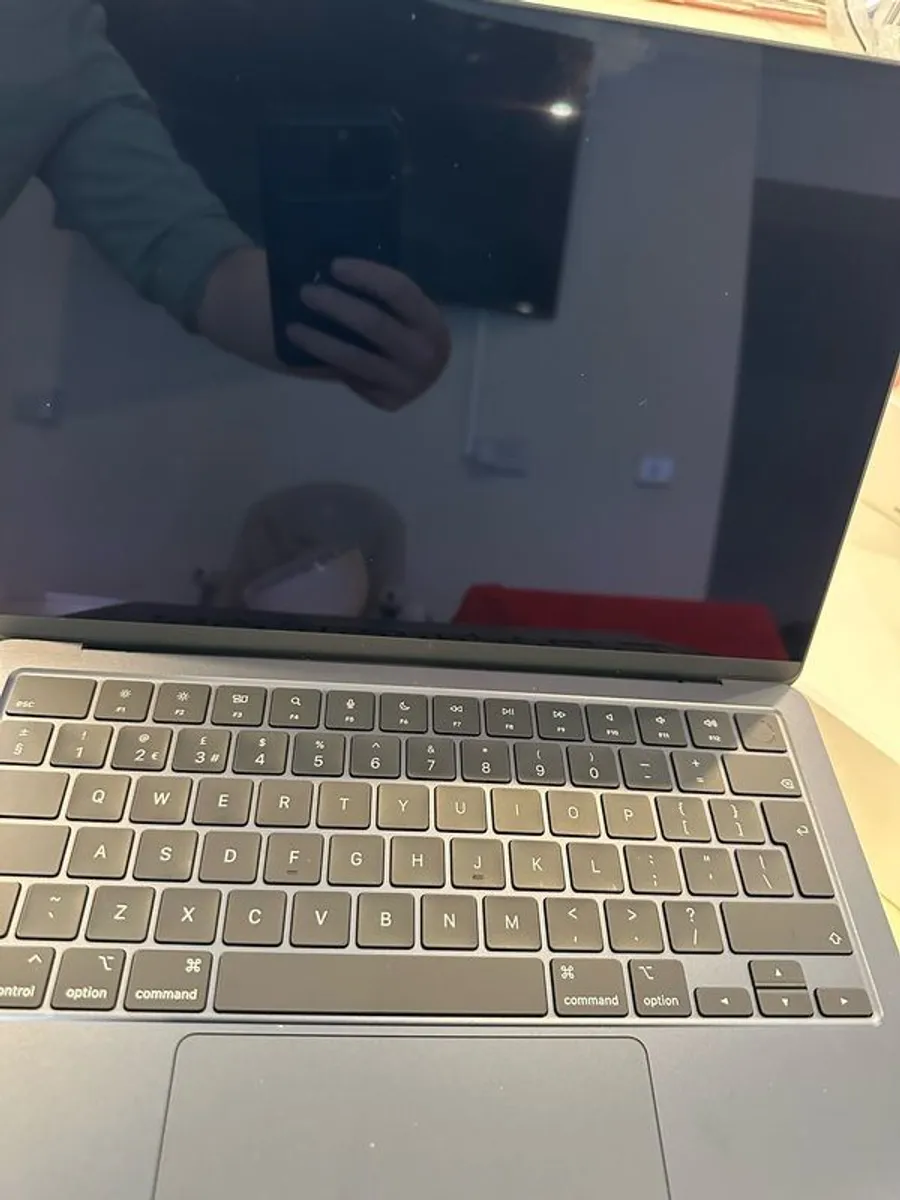 Mac book Air - Image 3