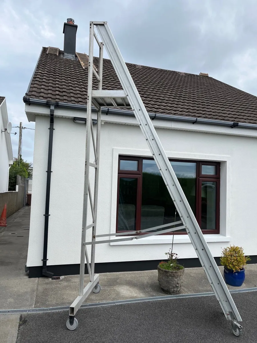 Ladder.  Podium. Step - Image 1