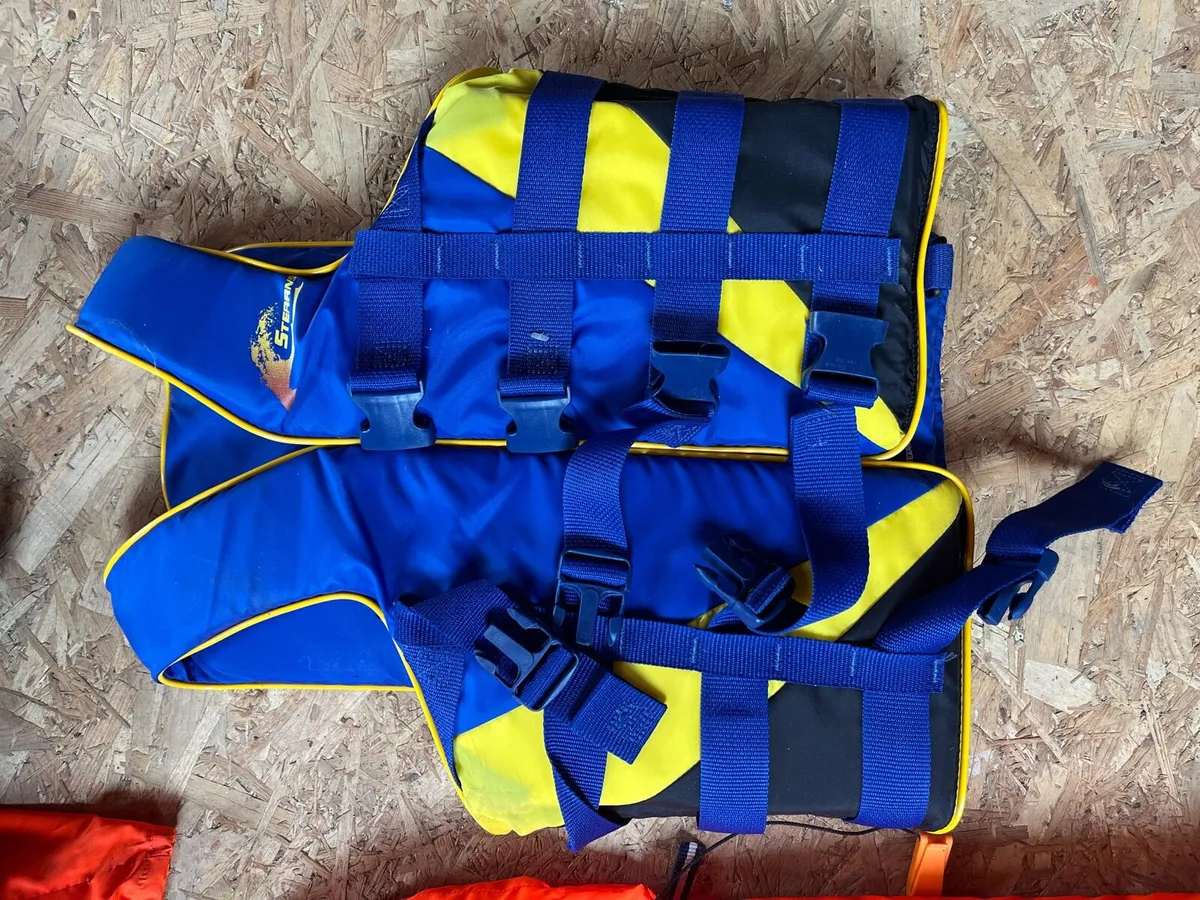 Set of 7 Life jackets - Image 3