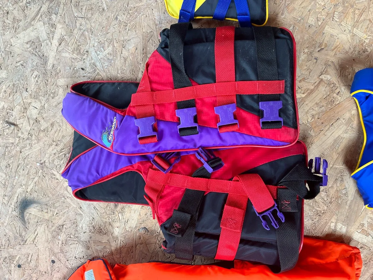 Set of 7 Life jackets - Image 4