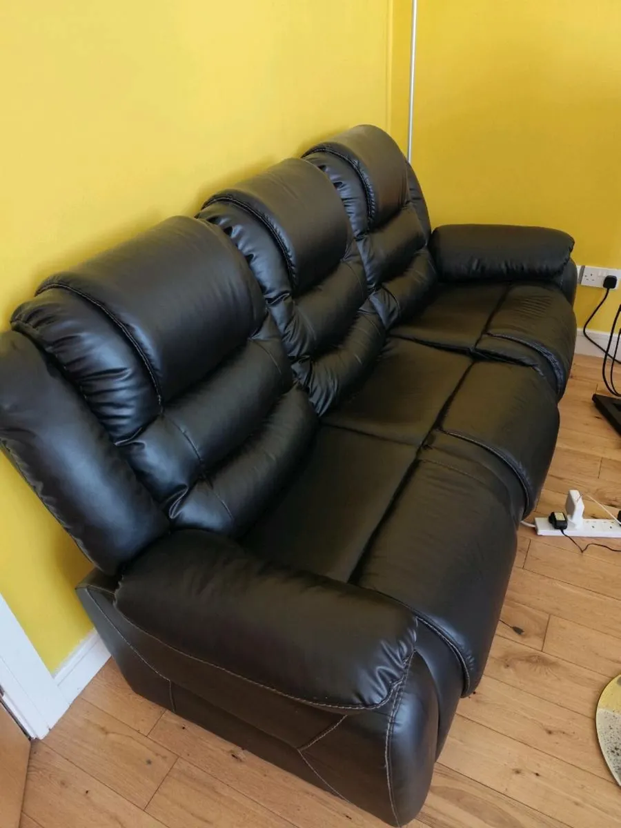 2 Sofa - Image 1
