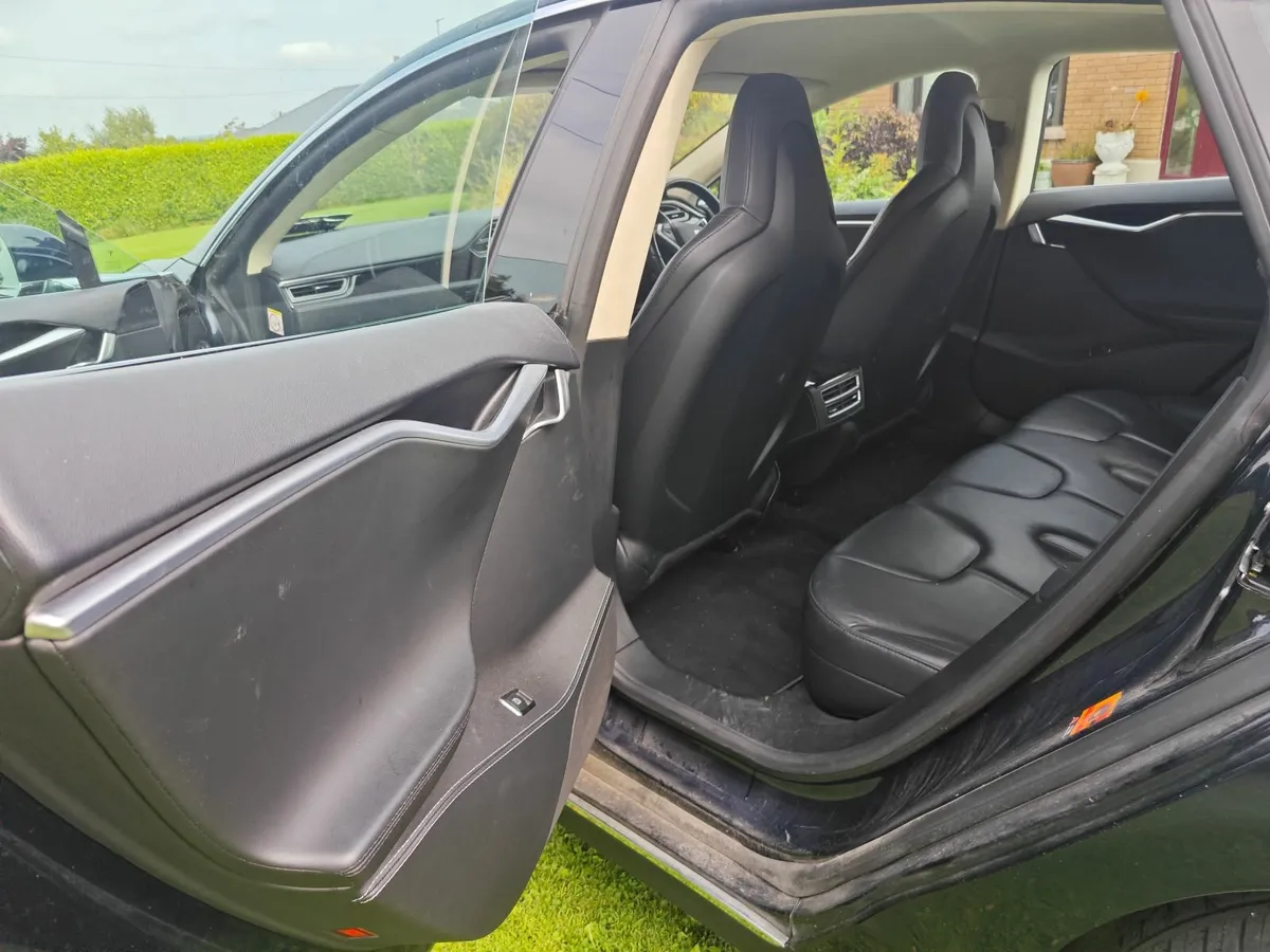 Tesla Model S 2014 - Image 4
