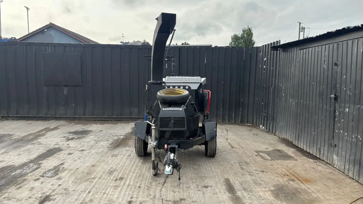 Schliesing 200 MX Single Axle Diesel Wood Chipper - Image 2