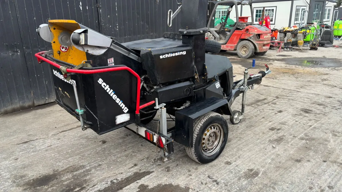 Schliesing 200 MX Single Axle Diesel Wood Chipper - Image 4