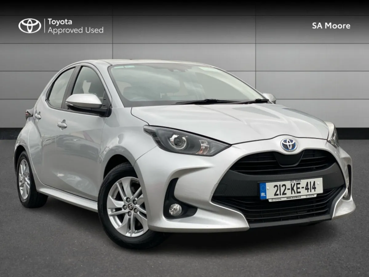 Toyota Yaris HYBRID LUNA - Image 1