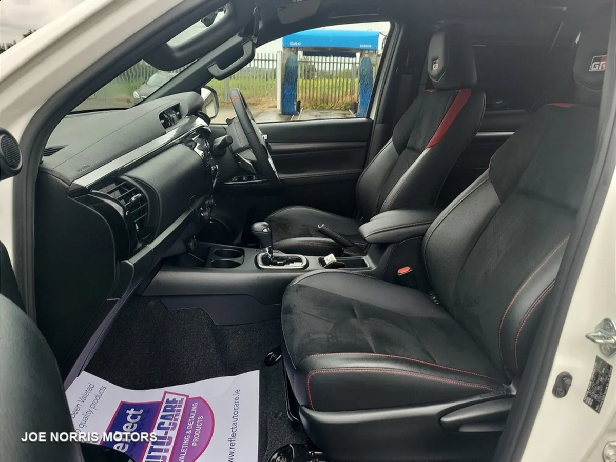 Toyota Hilux 2.4 Diesel 4WD DOUBLE CAB Z GR SPORT - Image 4