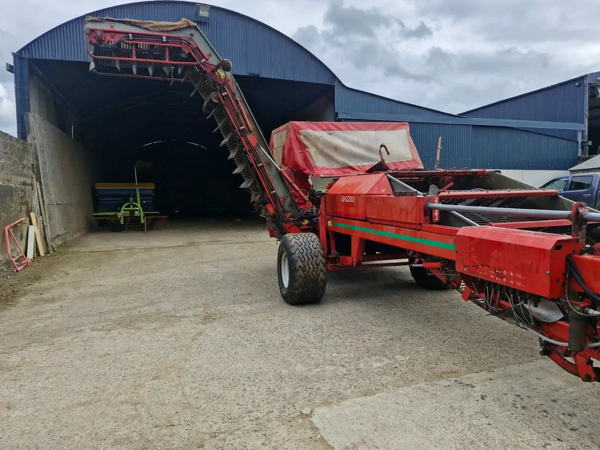 Kverneland UN2200 Potato Harvester - Image 1