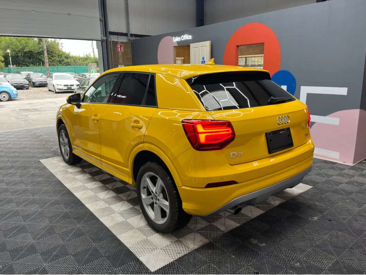 Audi Q2 1.0 TFSI SPORT / 35k KMs / HEATED SEATS , - Image 4