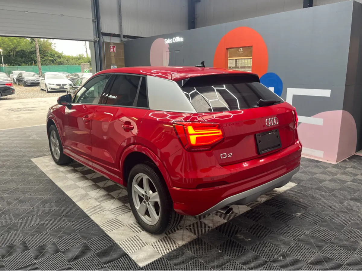 Audi Q2 1.0 TFSI SPORT / 37k KMs / HEATED SEATS , - Image 4