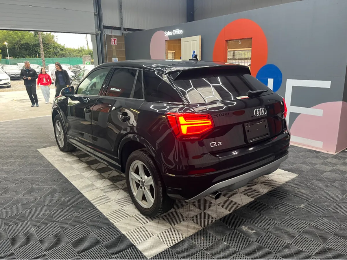 Audi Q2 1.0 TFSI SPORT / 37k KMs / HEATED SEATS , - Image 4
