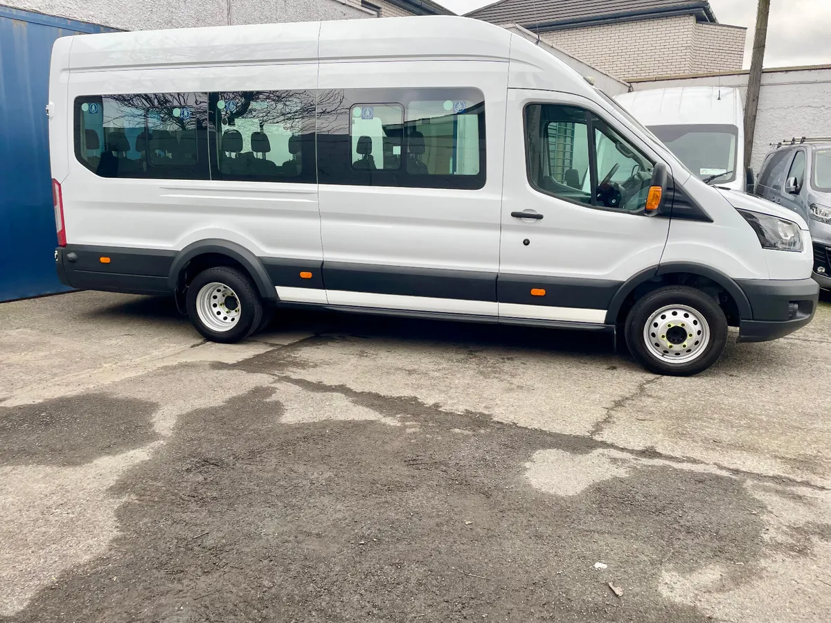 Ford Transit 460 Trend 2.2 TDCI 17 Seat Bus,2016 - Image 2