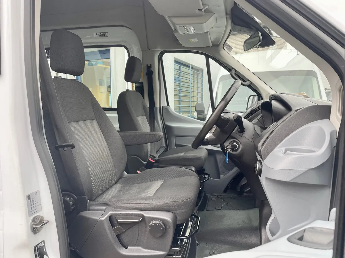 Ford Transit 460 Trend 2.2 TDCI 17 Seat Bus,2016 - Image 4