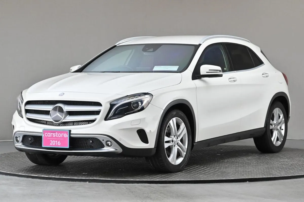 Mercedes-Benz GLA Class GLA 180  powered Tailgate - Image 3