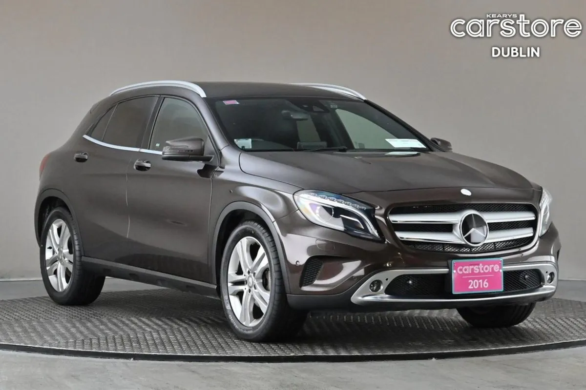 Mercedes-Benz GLA Class GLA 180  half Leather Mem - Image 1