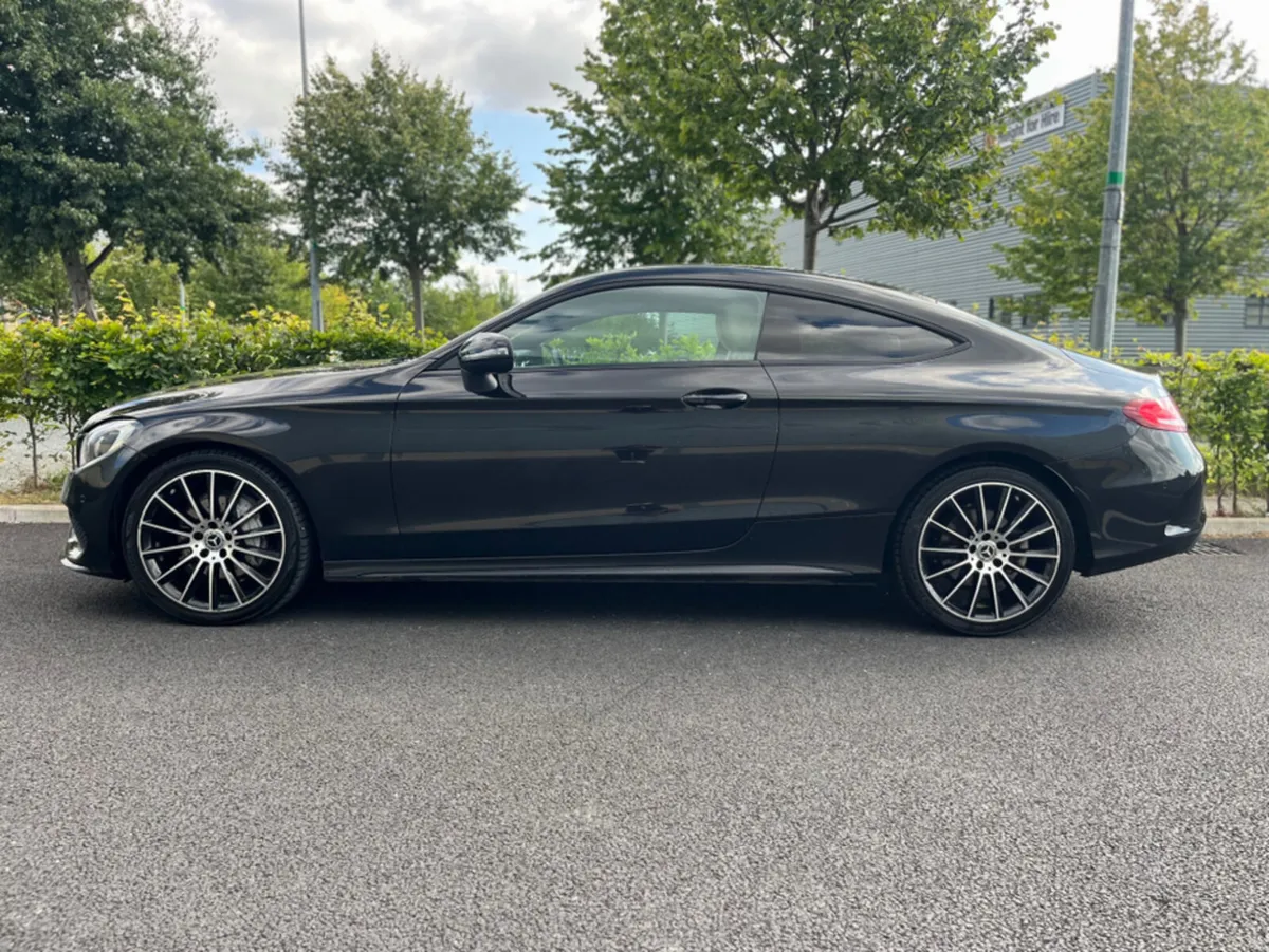 Mercedes-Benz C-Class C220d COUPE AMG SHADOW LINE - Image 2